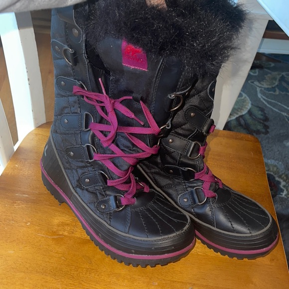 Sorel Snow Boots - Picture 1 of 1